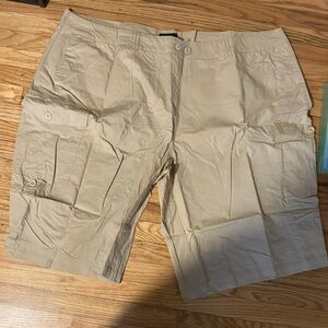 NWT Women’s Cargo Shorts - Beige